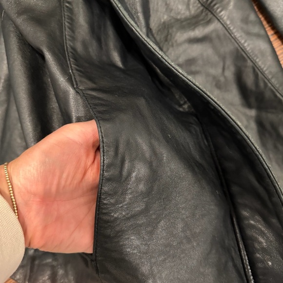 Alfani Women’s Vintage Genuine Leather Collared Black Jacket W/ Pockets Sz M - Picture 7 of 7